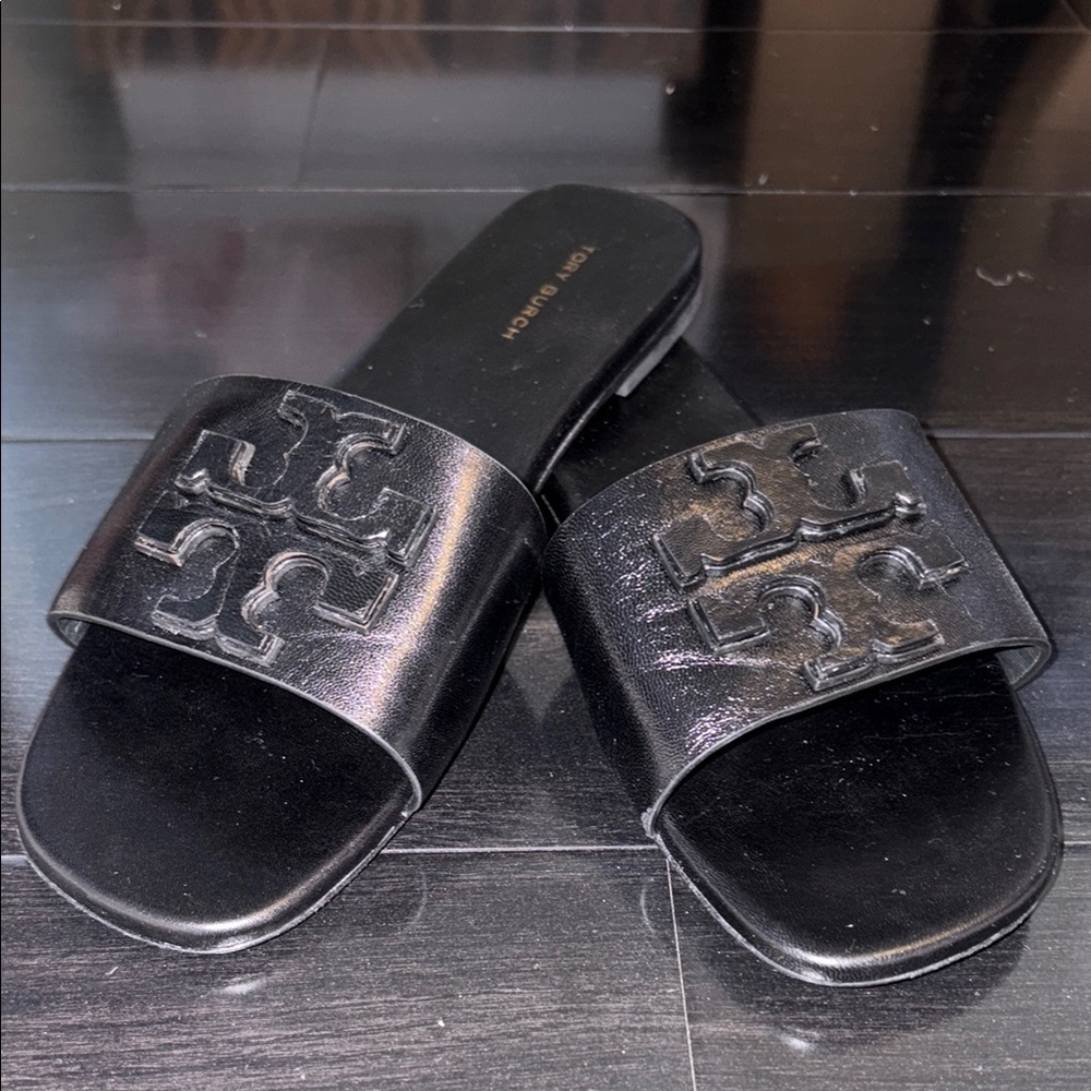 **SOLD**
Tory Burch Black Leather Ines Sandals